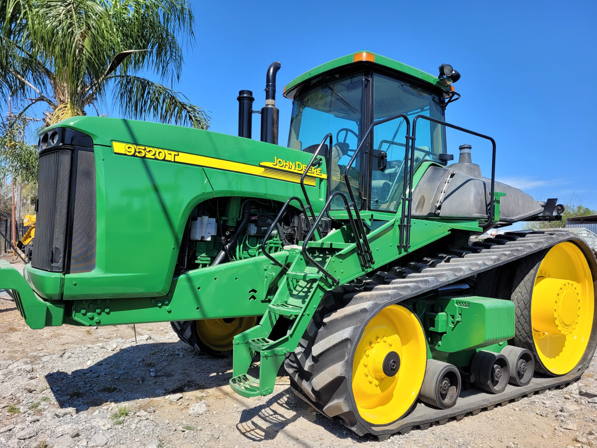2003 DEERE 9520T